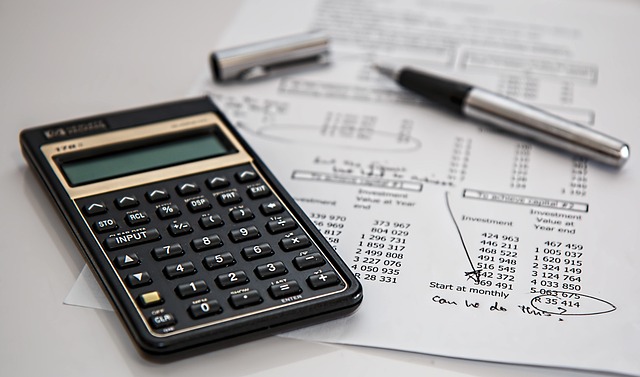 掛金と節税効果を試算するイメージ